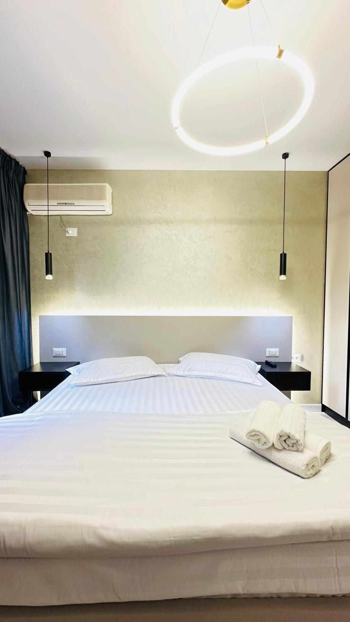 Luxurious - Self Check-in Apartment