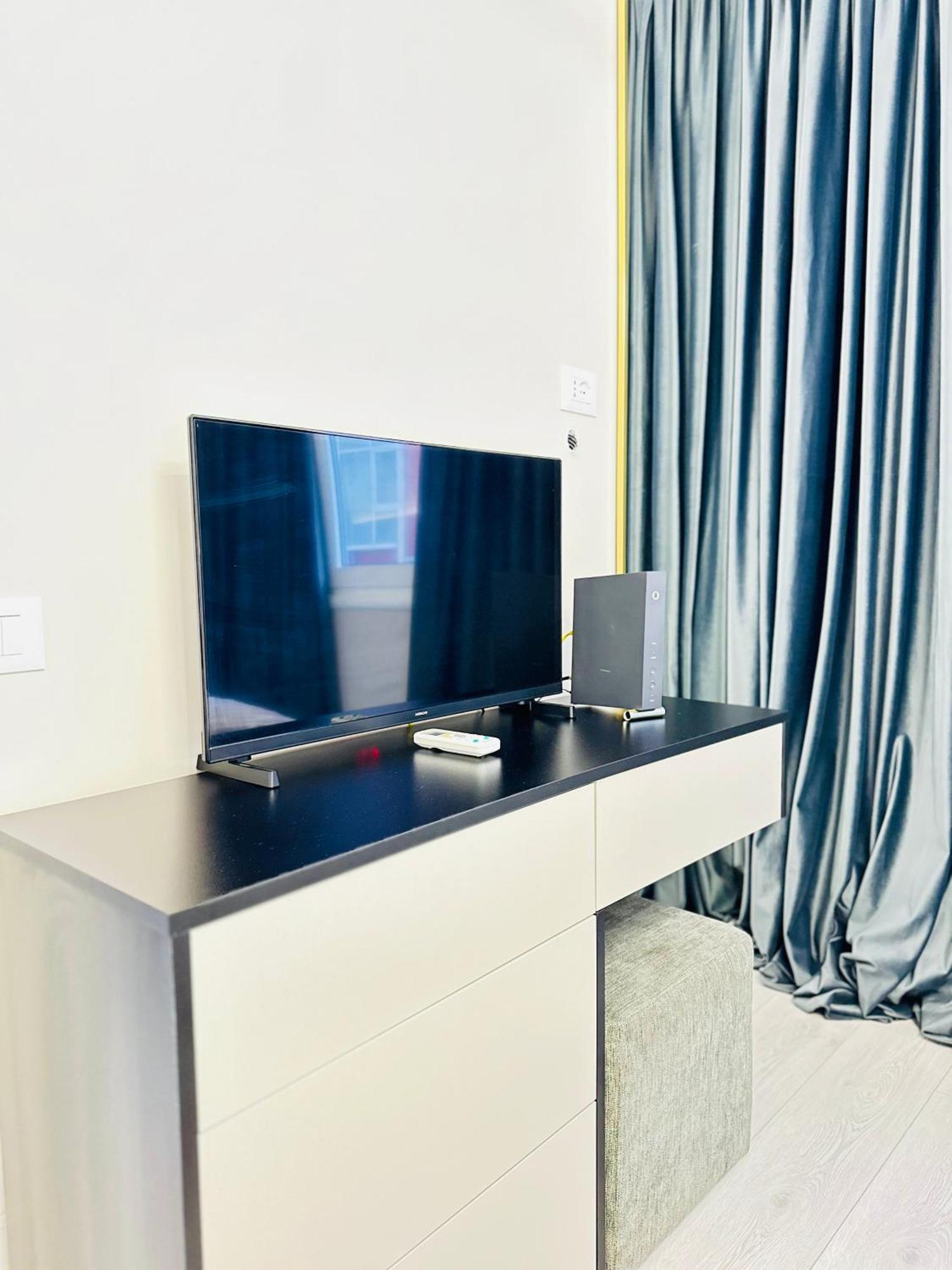 Luxurious - Self Check-in Apartment Tirana