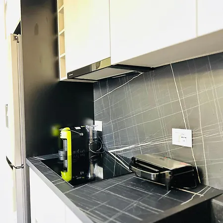 Luxurious Central Stay - Self Check-In Tirana Exterior photo