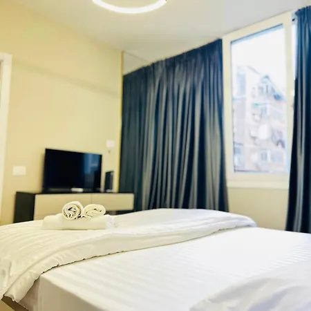 Luxurious Central Stay - Self Check-In Tirana Exterior photo