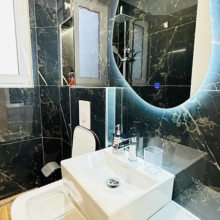 Luxurious Central Stay - Self Check-In Tirana Exterior photo